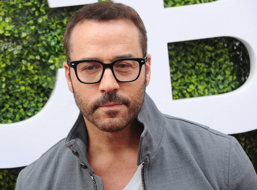 Jeremy Piven: A Hollywood Star with Depth post thumbnail image