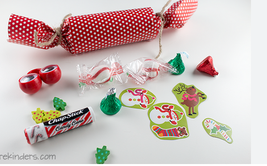 Delightful Pops of Joy: Christmas Crackers for Your Celebration post thumbnail image