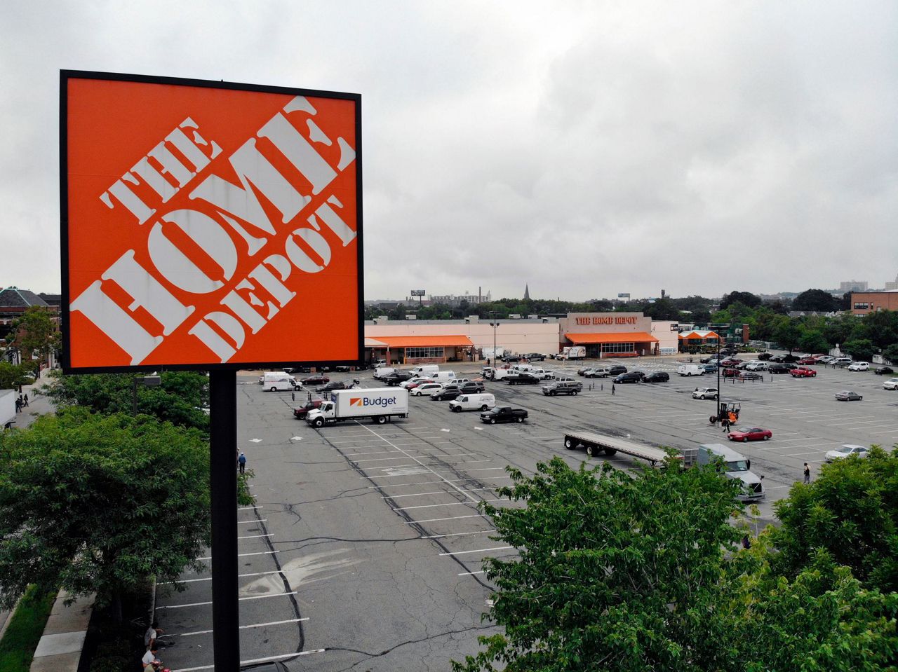 Coupon Rivalry: Home Depot vs. Lowe’s Bargains post thumbnail image