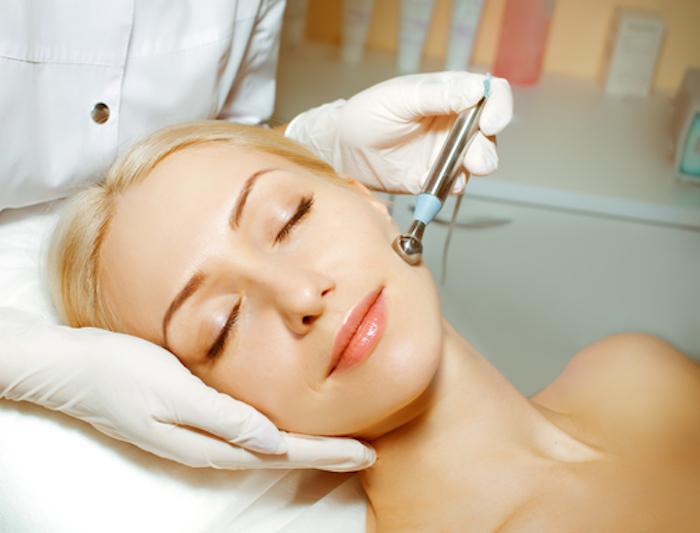 Experience the Benefits of Microneedling in Edmonton post thumbnail image